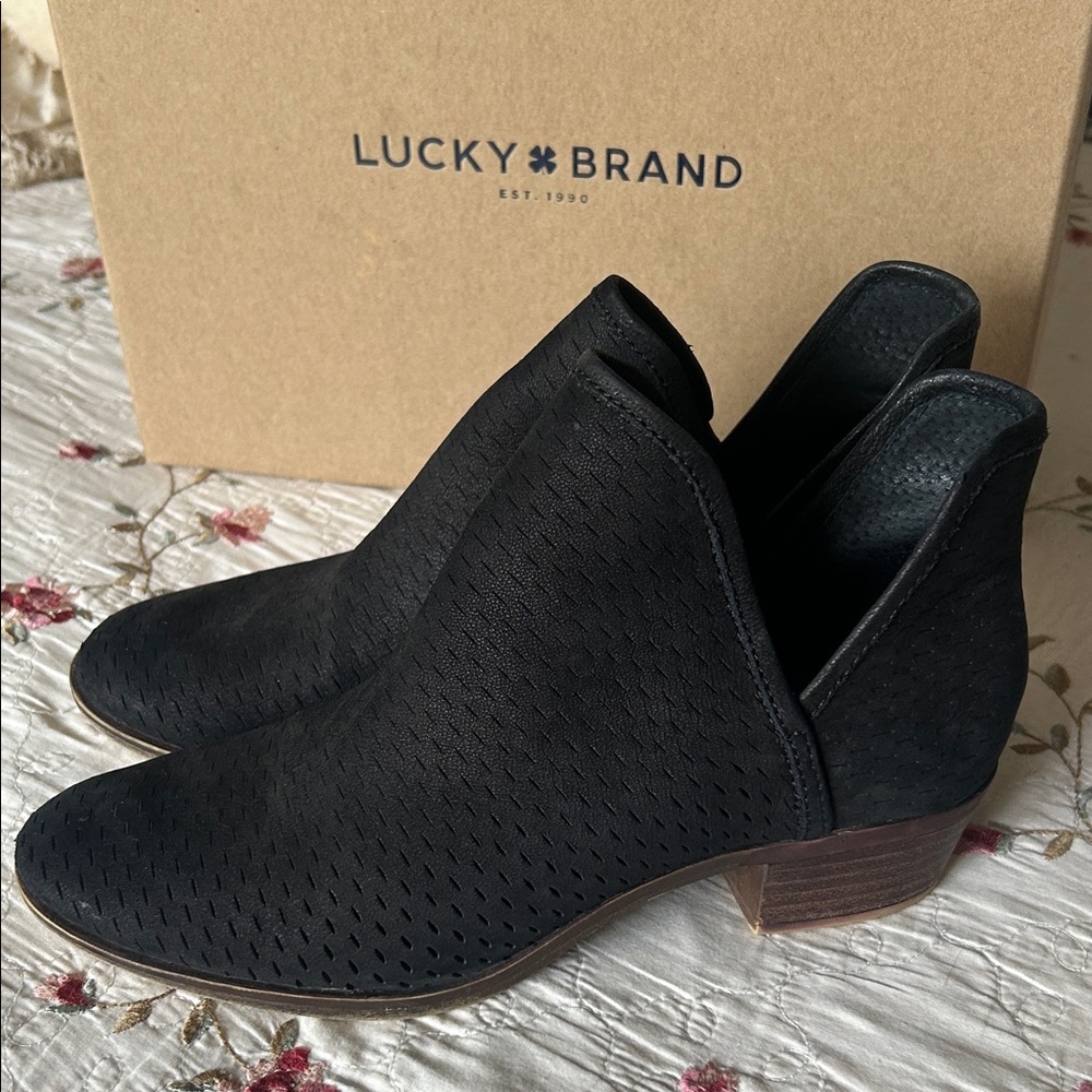 LUCKY BRAND🖤Black Suede Leather Ankle Booties Size 7.5